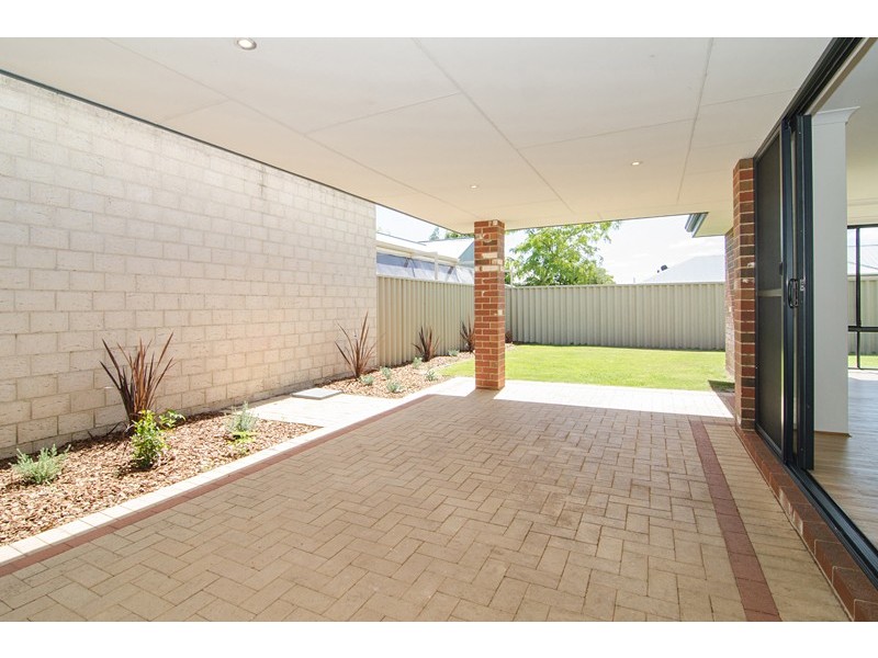 21 Higgins Drive, Broadwater WA 6280