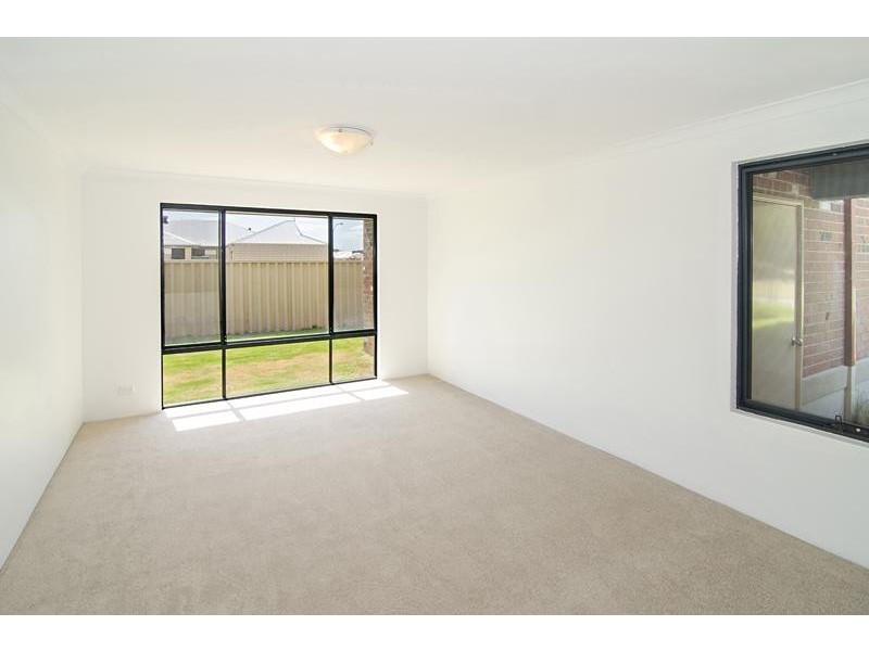 21 Higgins Drive, Broadwater WA 6280