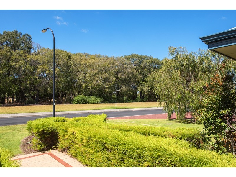 21 Higgins Drive, Broadwater WA 6280