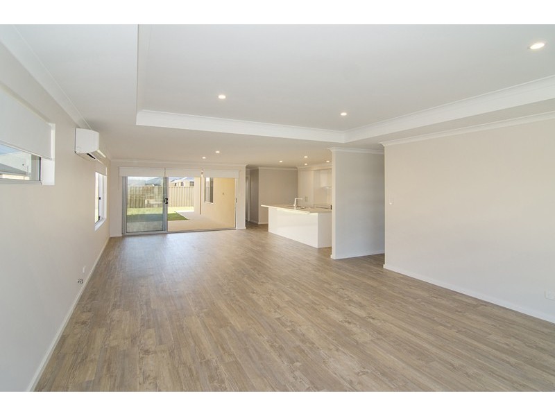 14 Provincia Parade, Yalyalup WA 6280