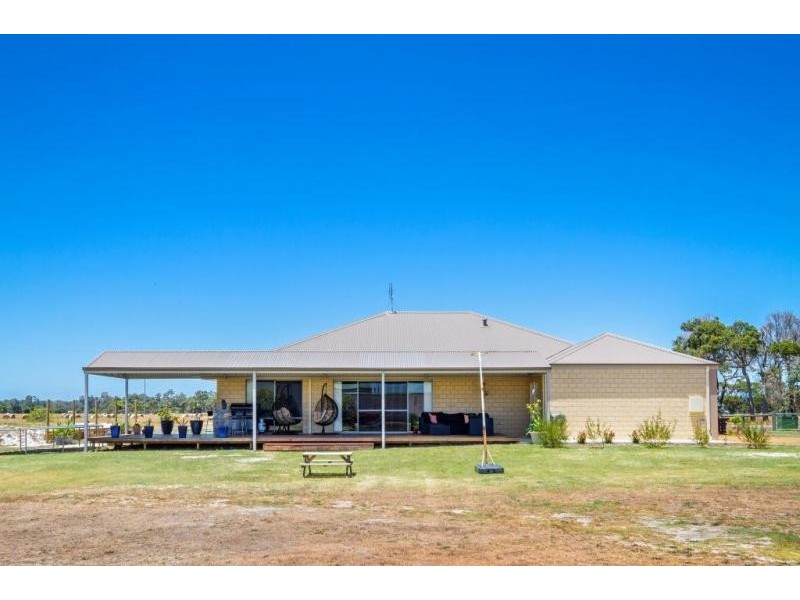 4 Peaceful Way, Ambergate WA 6280