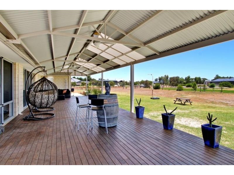 4 Peaceful Way, Ambergate WA 6280