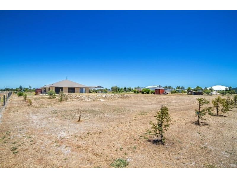 4 Peaceful Way, Ambergate WA 6280