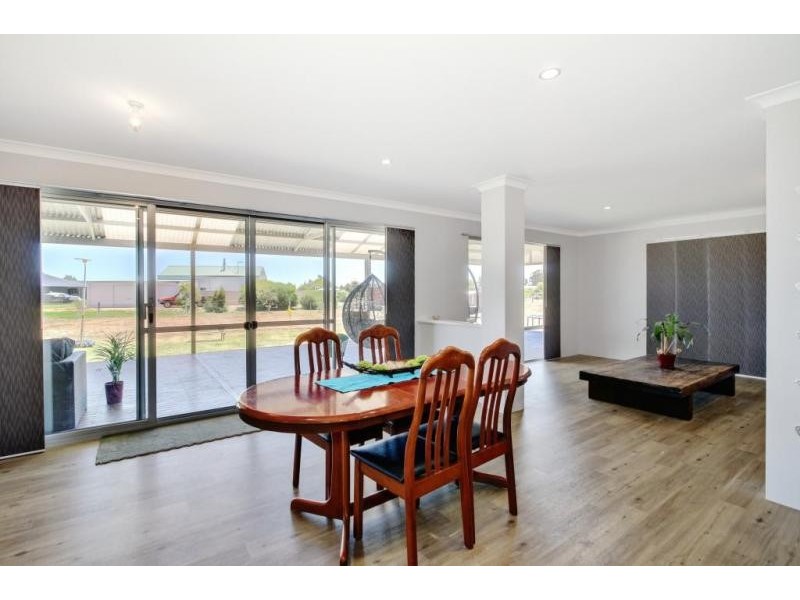 4 Peaceful Way, Ambergate WA 6280