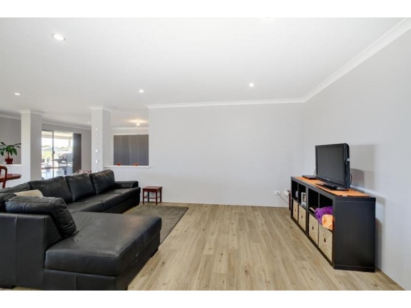 4 Peaceful Way, Ambergate WA 6280