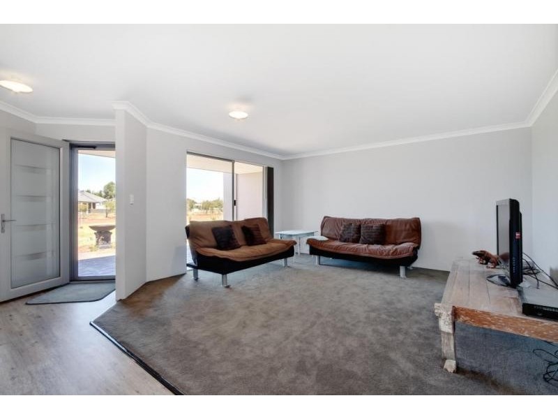 4 Peaceful Way, Ambergate WA 6280