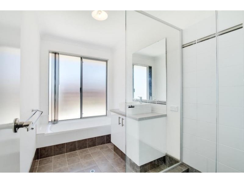 4 Peaceful Way, Ambergate WA 6280