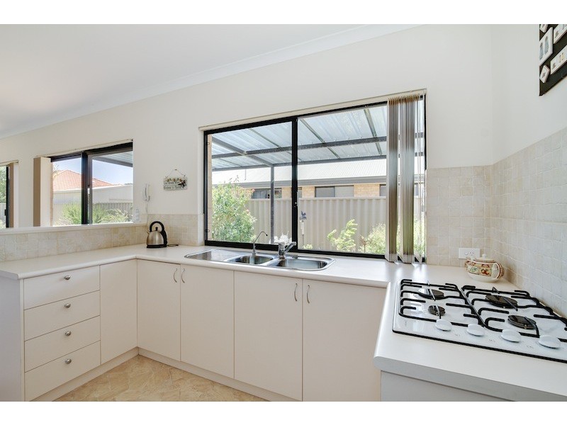 8 Captain Gill Brace, Broadwater WA 6280