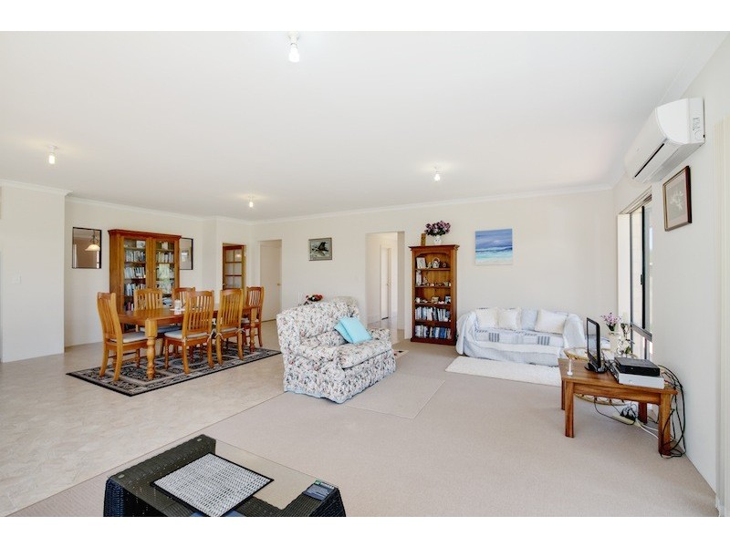 8 Captain Gill Brace, Broadwater WA 6280