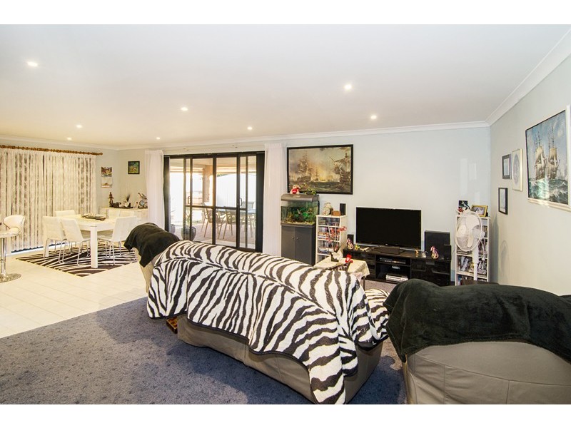 24 Marseilles Drive, Yalyalup WA 6280