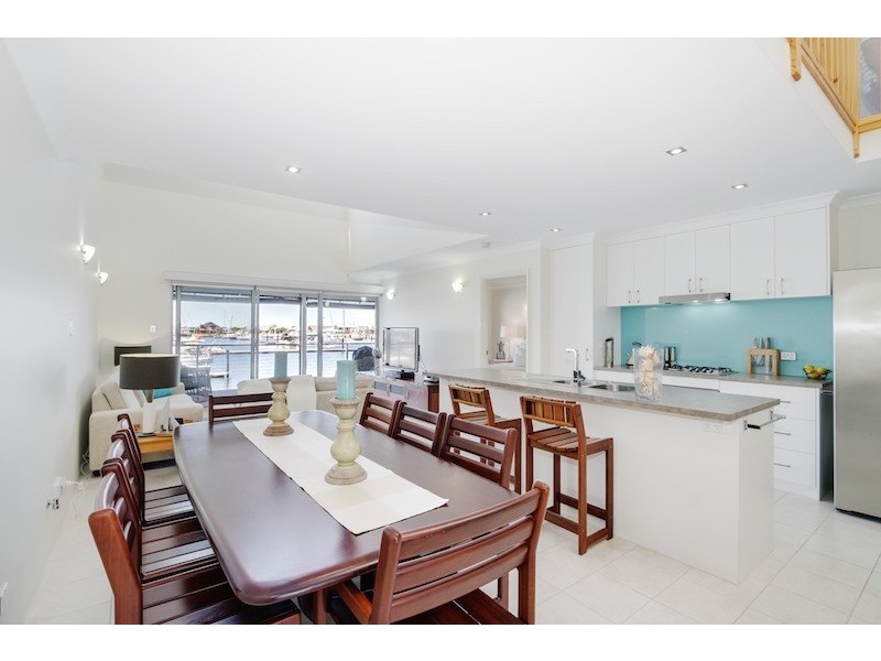 18/33 Spinnaker Boulevard, Geographe WA 6280