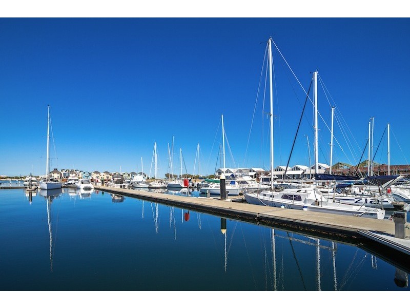 18/33 Spinnaker Boulevard, Geographe WA 6280