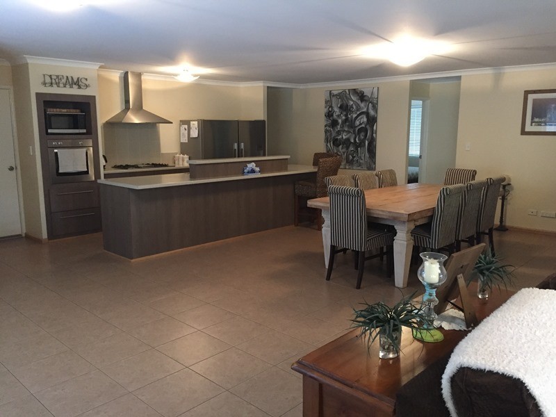130 Hadfield Avenue, Broadwater WA 6280
