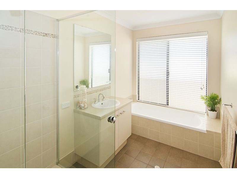 130 Hadfield Avenue, Broadwater WA 6280