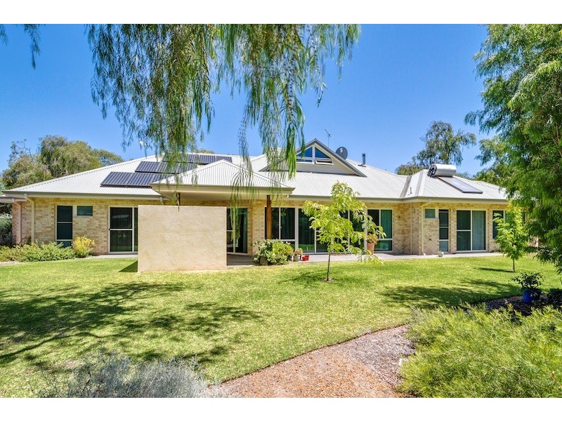 37 Angus Close, Bovell WA 6280