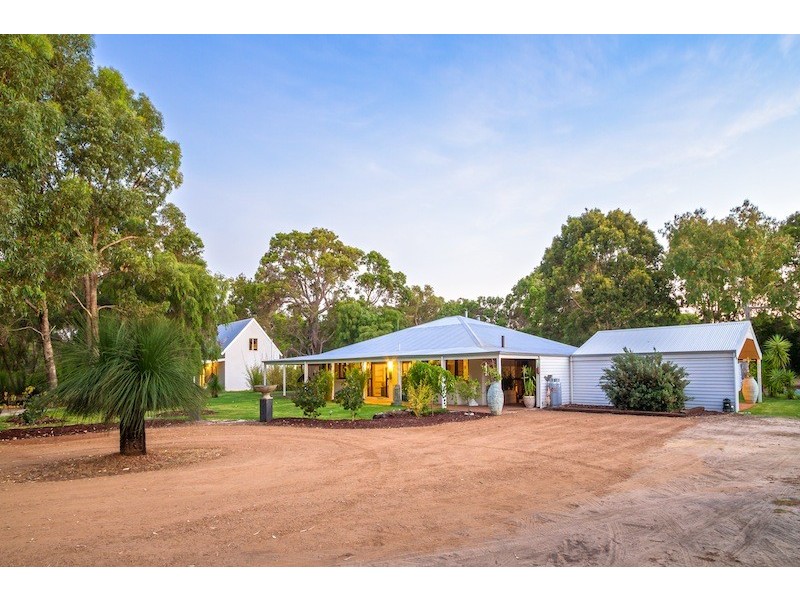 29 Koopin Drive, Quedjinup WA 6281