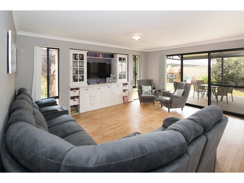 8 Lavender Gardens, Yalyalup WA 6280