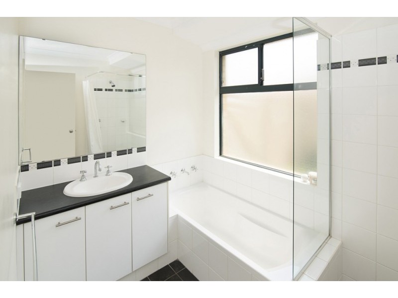 8 Lavender Gardens, Yalyalup WA 6280