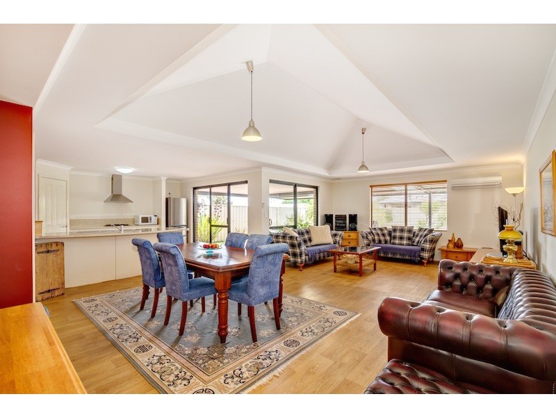 4 Toolburra Pass, West Busselton WA 6280