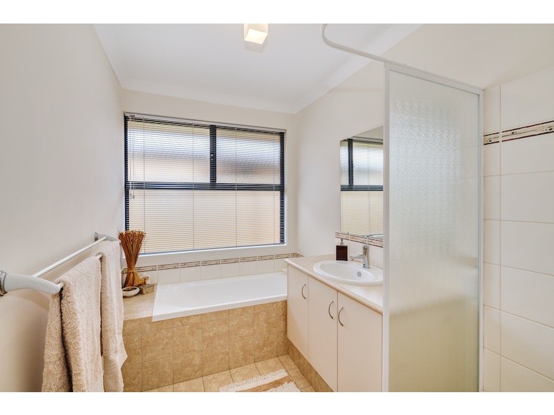 4 Toolburra Pass, West Busselton WA 6280