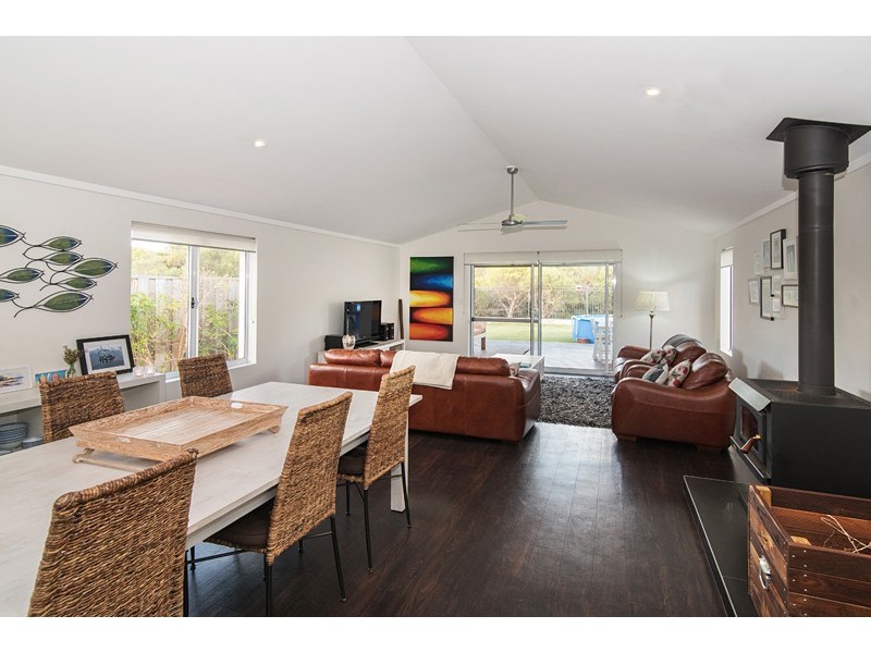 24 Sloop Loop, Dunsborough WA 6281