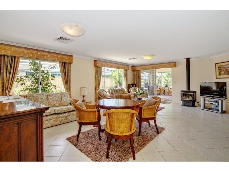 1/2 Harrier Cove, Geographe WA 6280