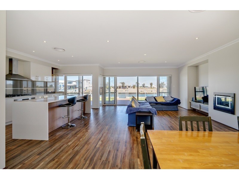 24 Burgee Cove, Geographe WA 6280