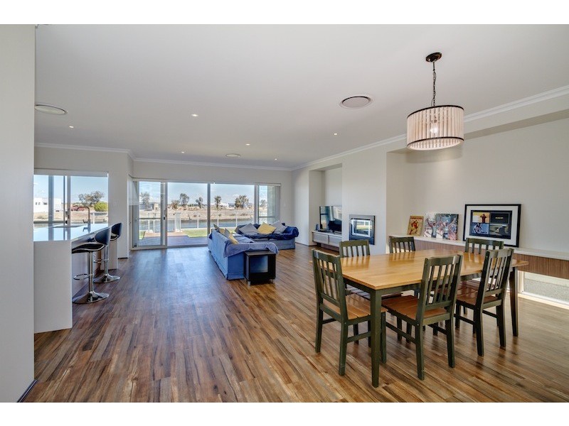 24 Burgee Cove, Geographe WA 6280