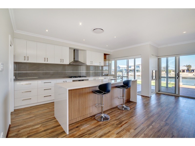 24 Burgee Cove, Geographe WA 6280