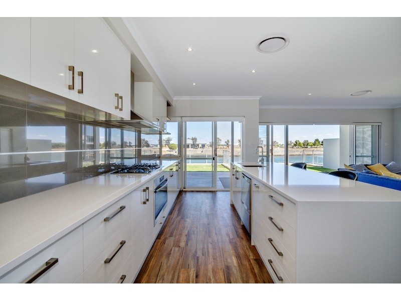 24 Burgee Cove, Geographe WA 6280