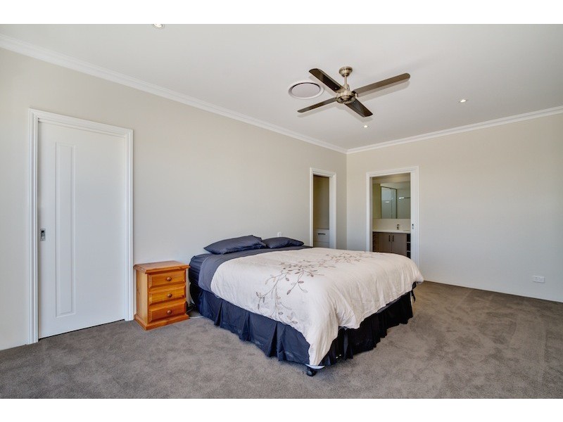 24 Burgee Cove, Geographe WA 6280