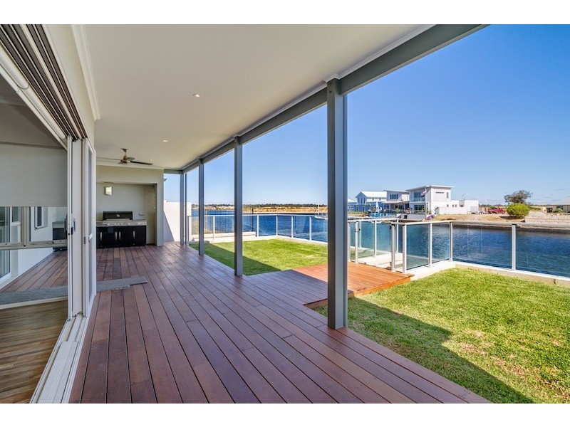 24 Burgee Cove, Geographe WA 6280