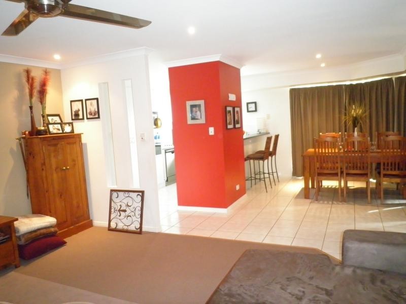 53 Lakeshore Place, Little Mountain QLD 4551