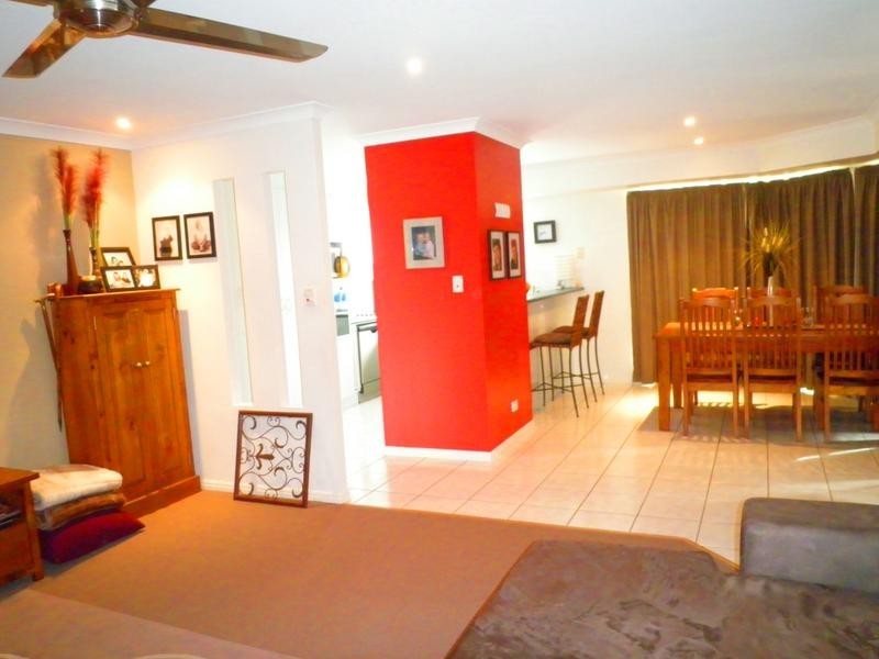 53 Lakeshore Place, Little Mountain QLD 4551