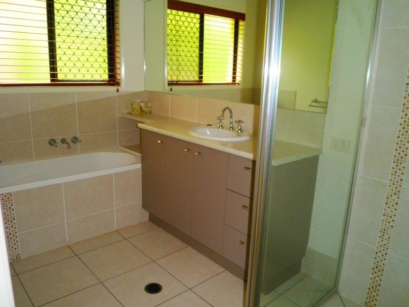 18 Otter Court, Pelican Waters QLD 4551