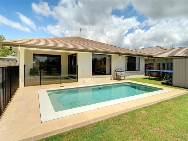 11 Rebecca Street, Little Mountain QLD 4551