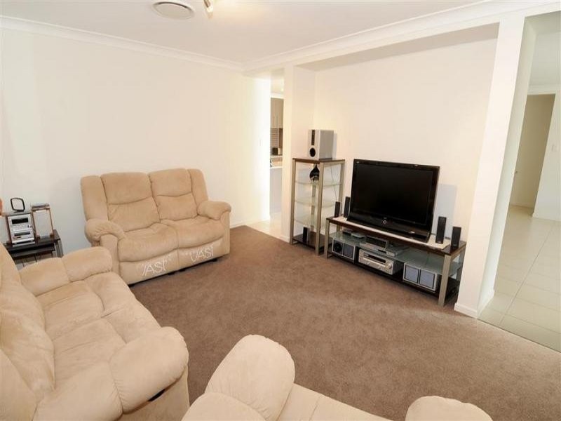 11 Rebecca Street, Little Mountain QLD 4551