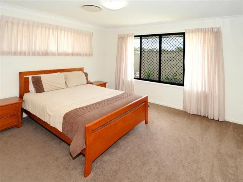 11 Rebecca Street, Little Mountain QLD 4551