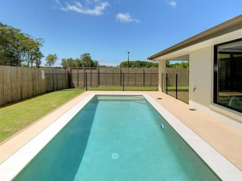 11 Rebecca Street, Little Mountain QLD 4551