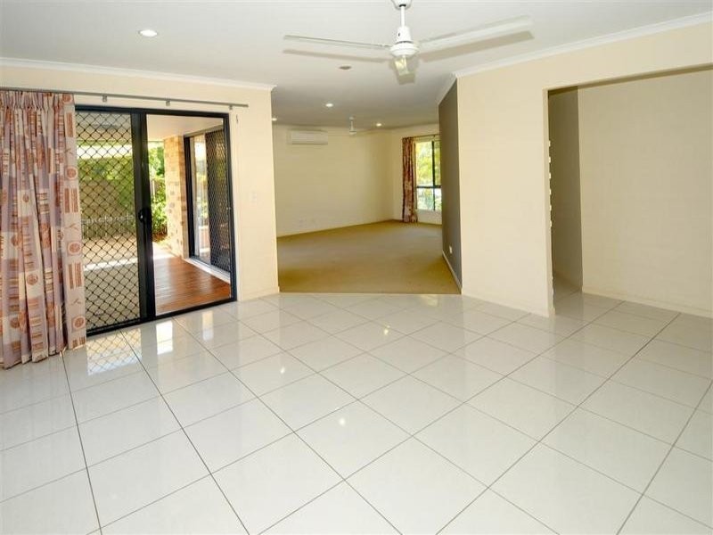 19 Cullen Drive, Little Mountain QLD 4551