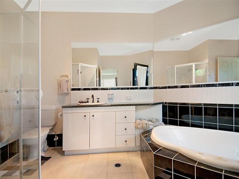 11 Homestead Drive, Little Mountain QLD 4551