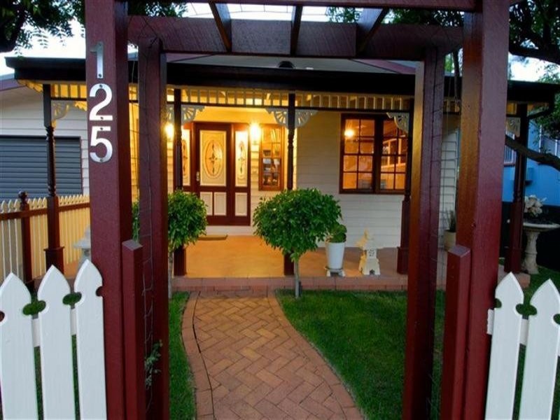 125 Landsborough Parade, Golden Beach QLD 4551