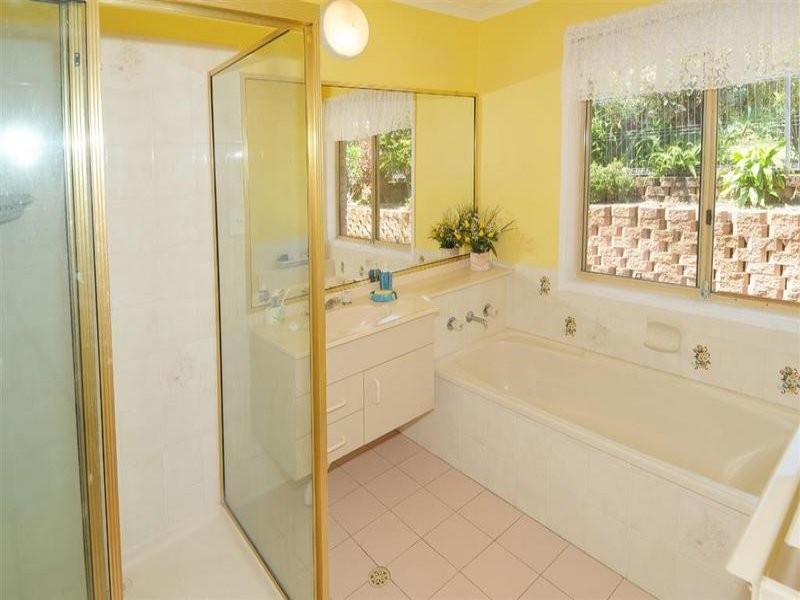 12 Cromwell Street, Battery Hill QLD 4551
