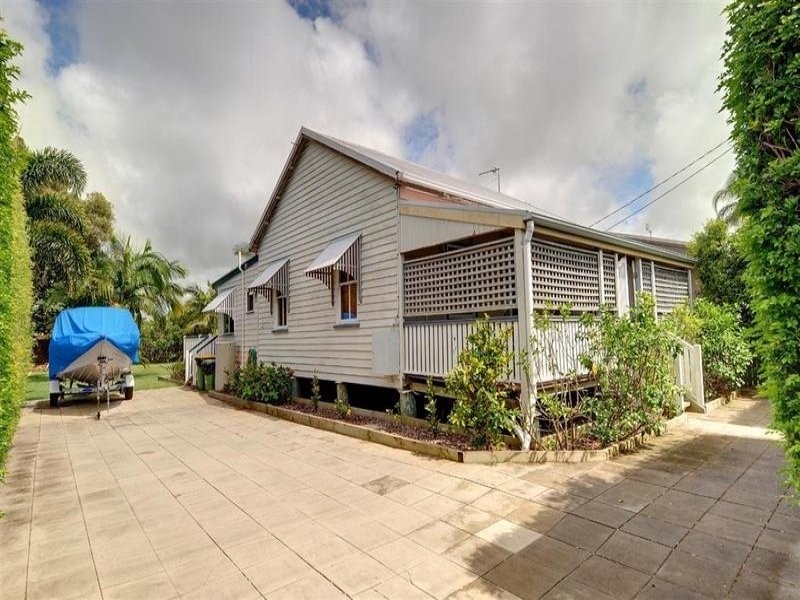 90 Landsborough Parade, Golden Beach QLD 4551