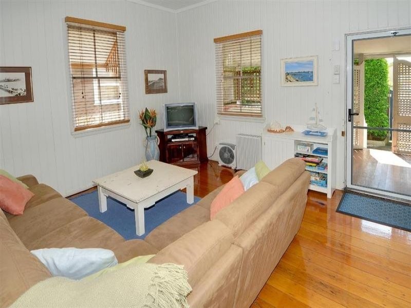 90 Landsborough Parade, Golden Beach QLD 4551