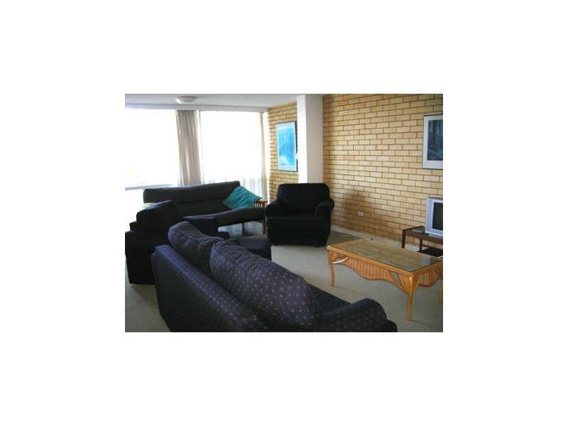 3/5 Dingle Avenue ” Culverston”, Kings Beach QLD 4551