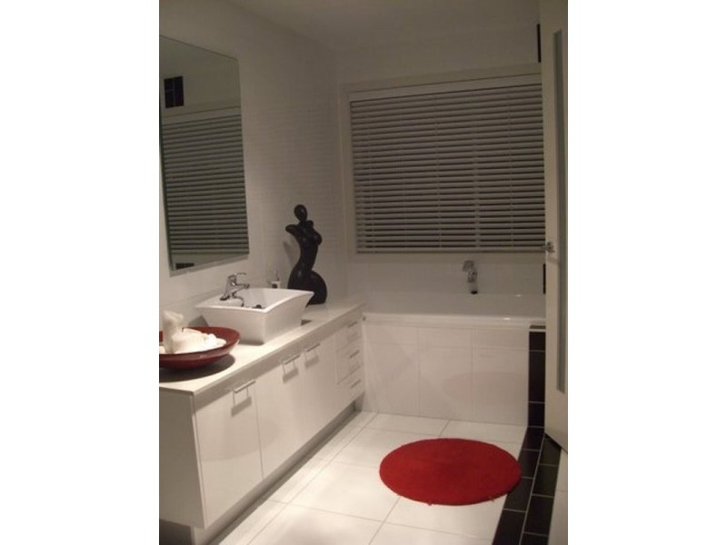 10 Tooringoor Close, Pelican Waters QLD 4551