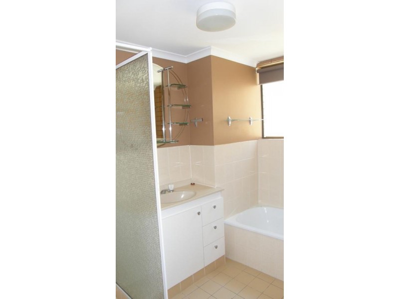 1/25 Lower Gay Terrace, Kings Beach QLD 4551