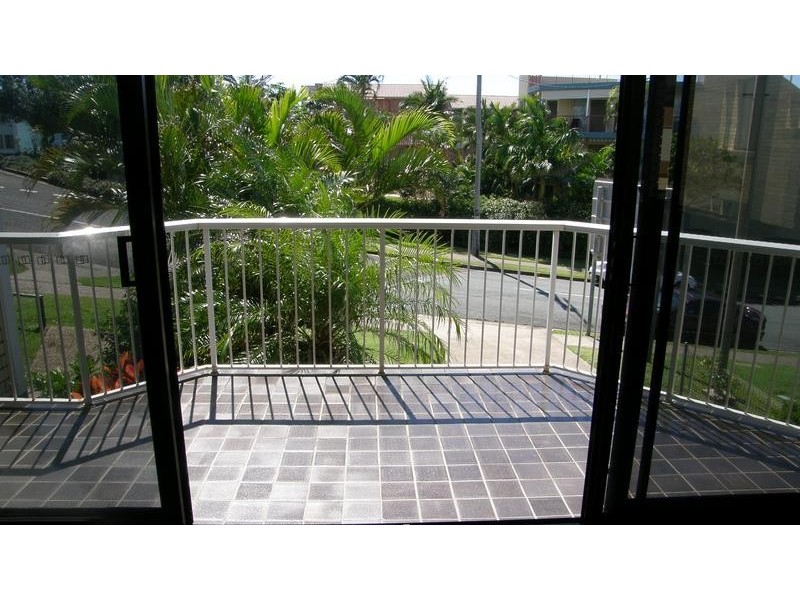 1/25 Lower Gay Terrace, Kings Beach QLD 4551