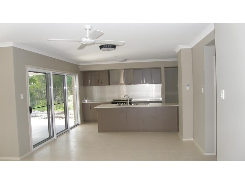 27 Cumberland Crescent, Little Mountain QLD 4551